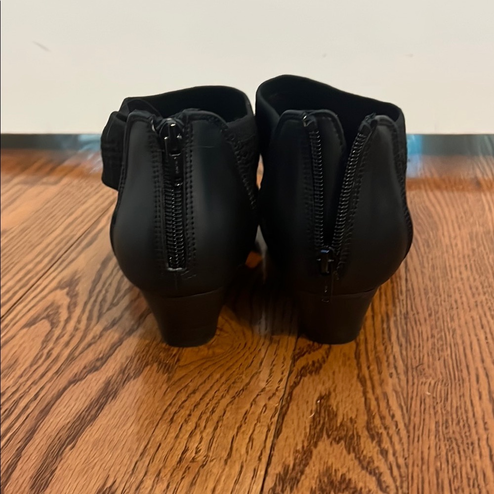 Black Mesh Open-Toe Shoes - Picture 3 of 3